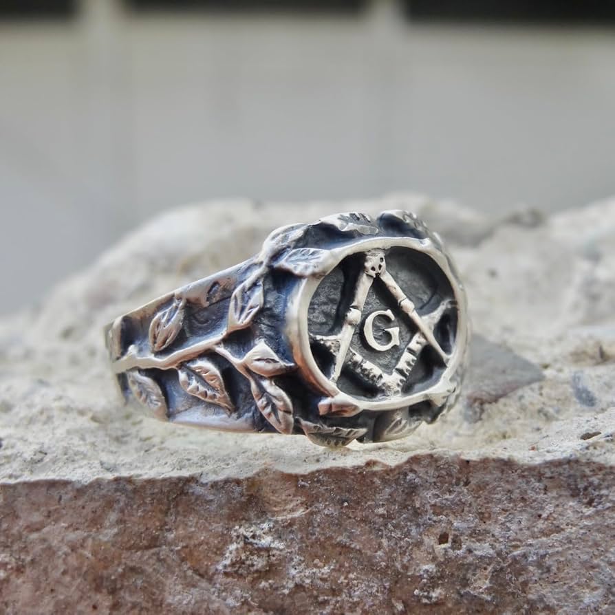 The Masculine Elegance: A Styling Guide of Silver Jewelry for Men