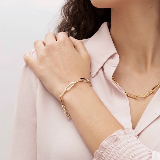 What Is Better Silver or Gold Jewelry: Making the Right Choice
